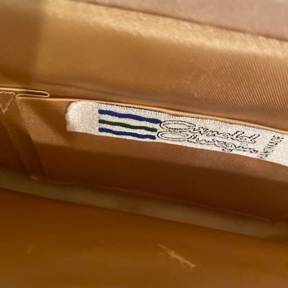 Purse - Picture 2 of 2